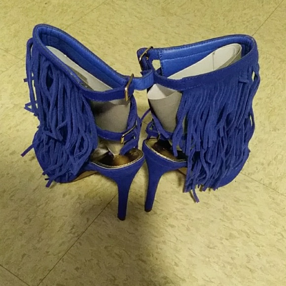 Heels - Picture 2 of 2